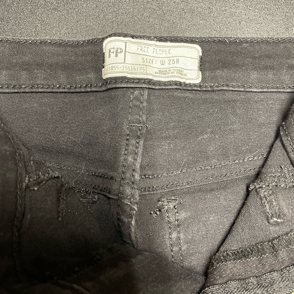 Free People Black Skinny Jeans - Size 25R - Picture 4 of 6